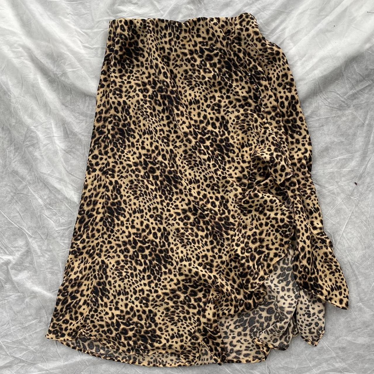 | cheetah skirt | size medium with elastic waist... - Depop