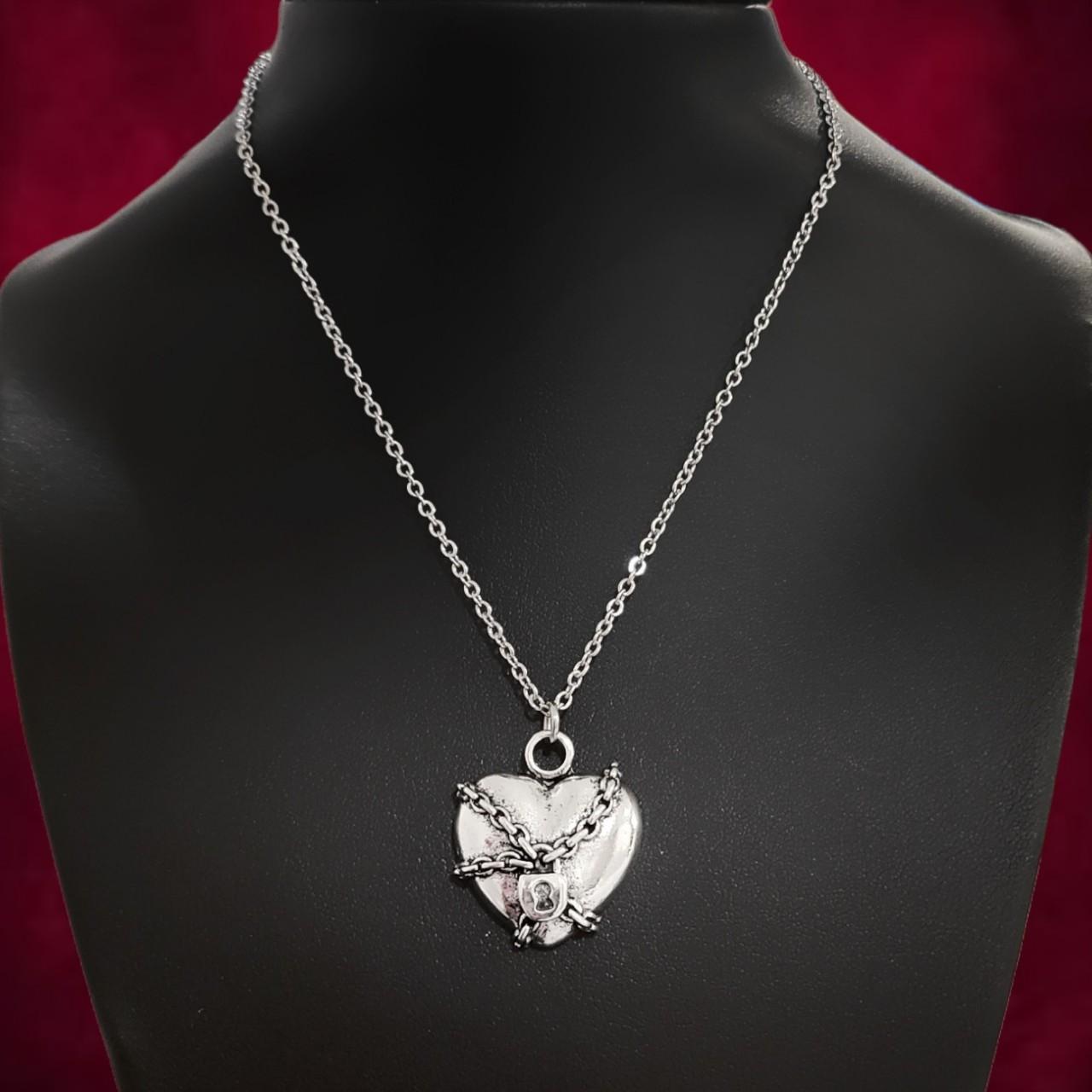 Product Image 1 - 16" Silver Locked Heart Necklace