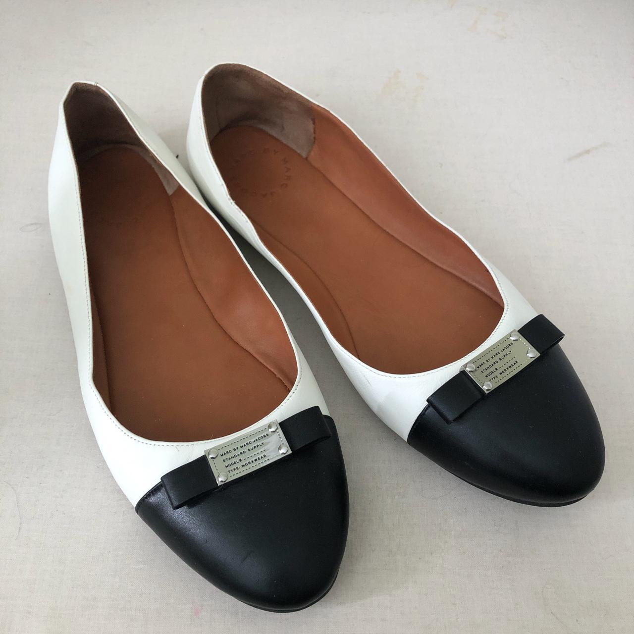 Marc Jacobs Women's Black and White | Depop