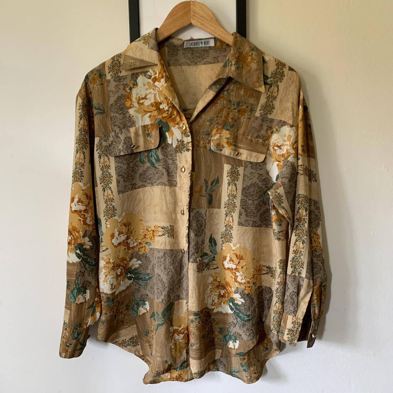 Gorgeous silk vintage shirt. Would fit a 6-12 as it... - Depop