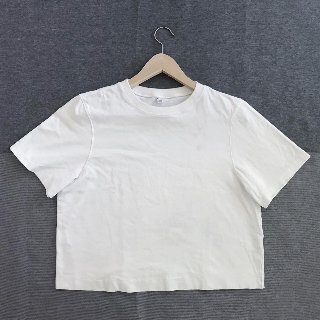 uniqlo cotton crewneck cropped tee, this tee is