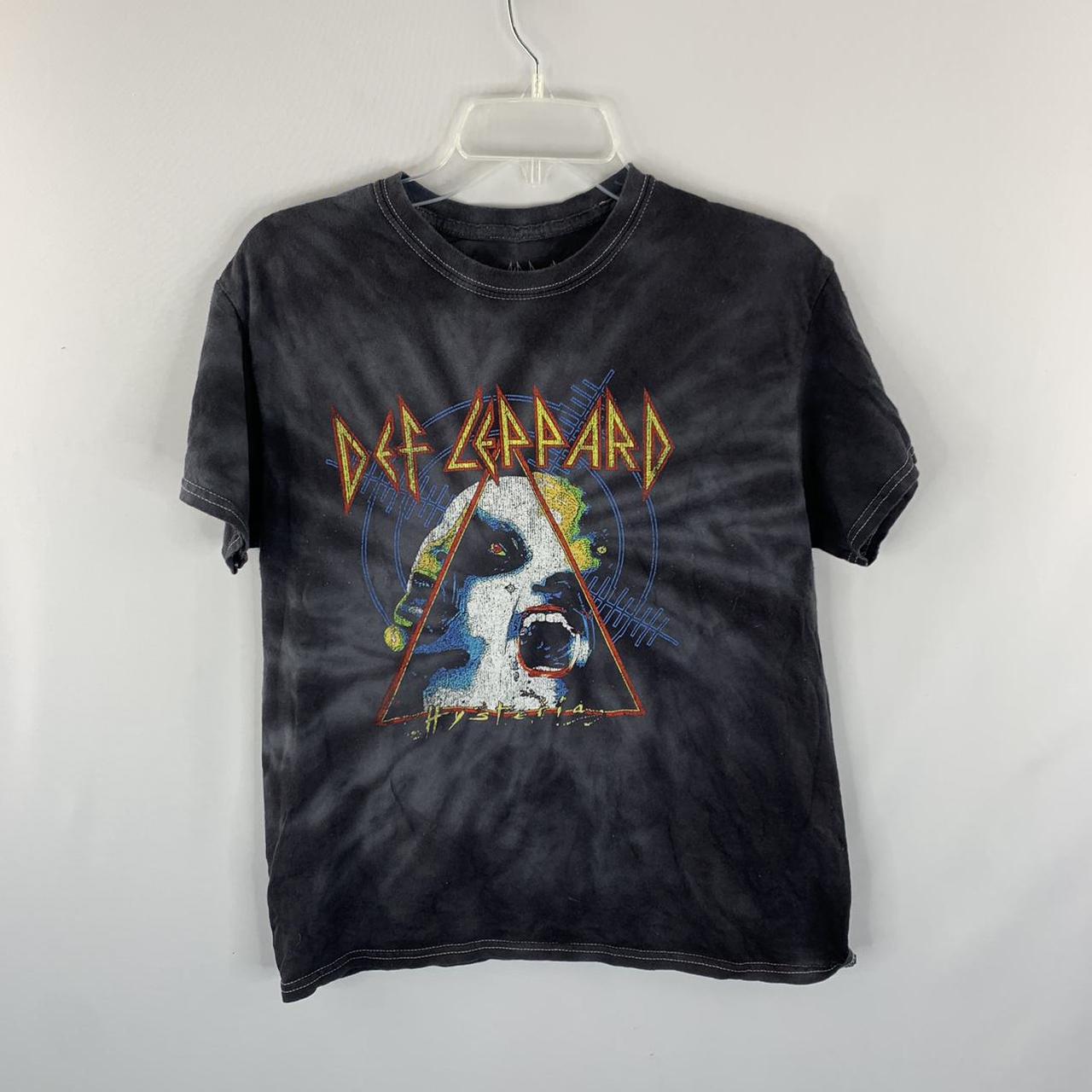 🌚 Gray Def Leppard Graphic T-shirt 🌚(11214A100) -... - Depop