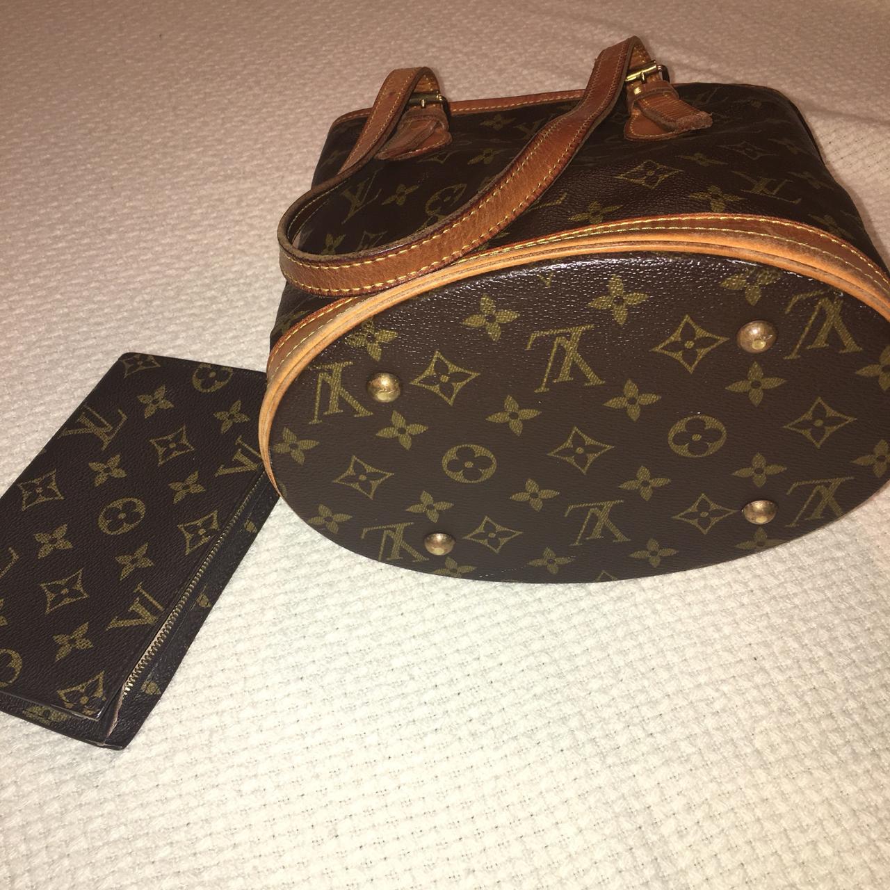 Louis Vuitton bucket bag from the early 2000s with - Depop