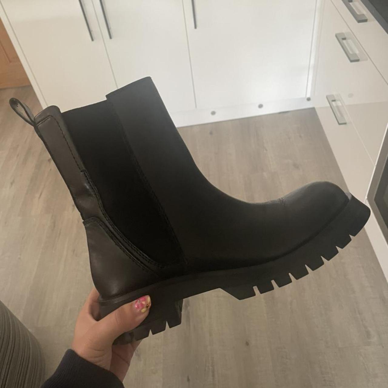 ecru boots zara