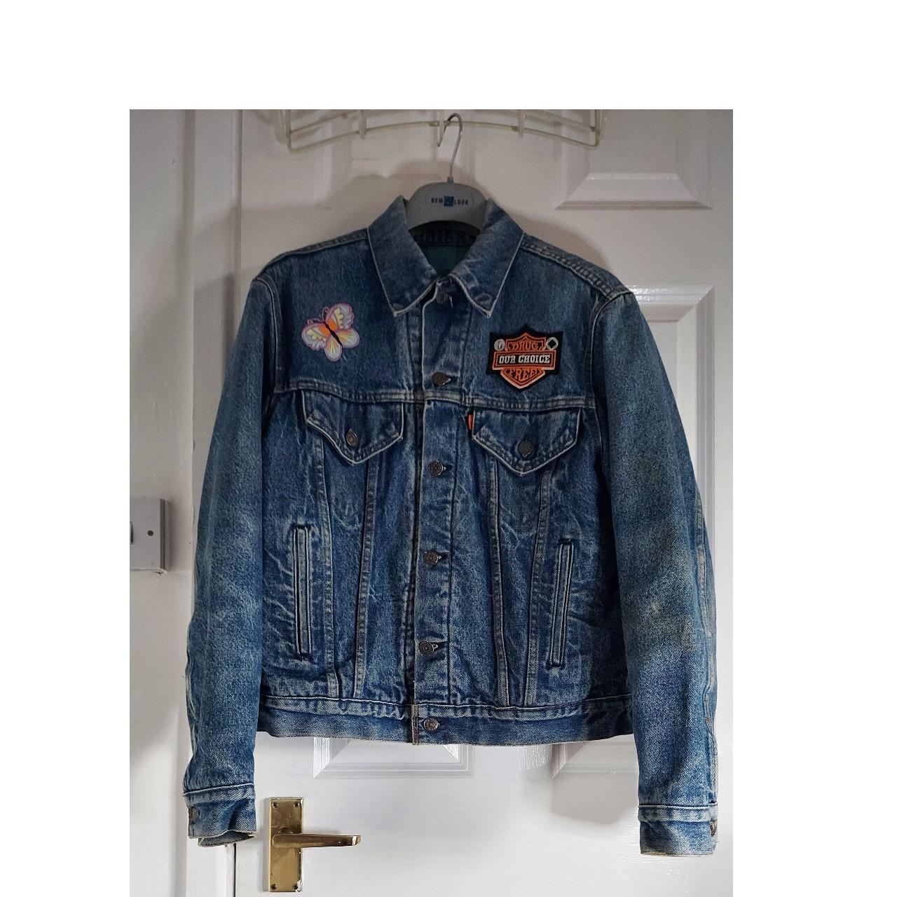 Amazing vintage Levis denim jacket with 2 patches!... - Depop