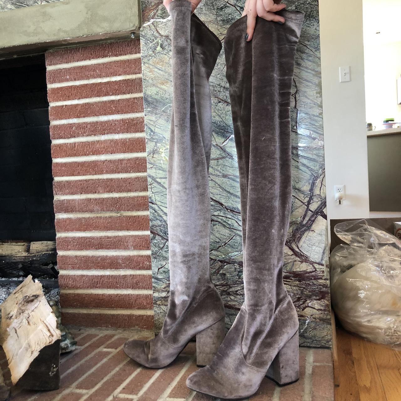 Grey fashion velvet boots