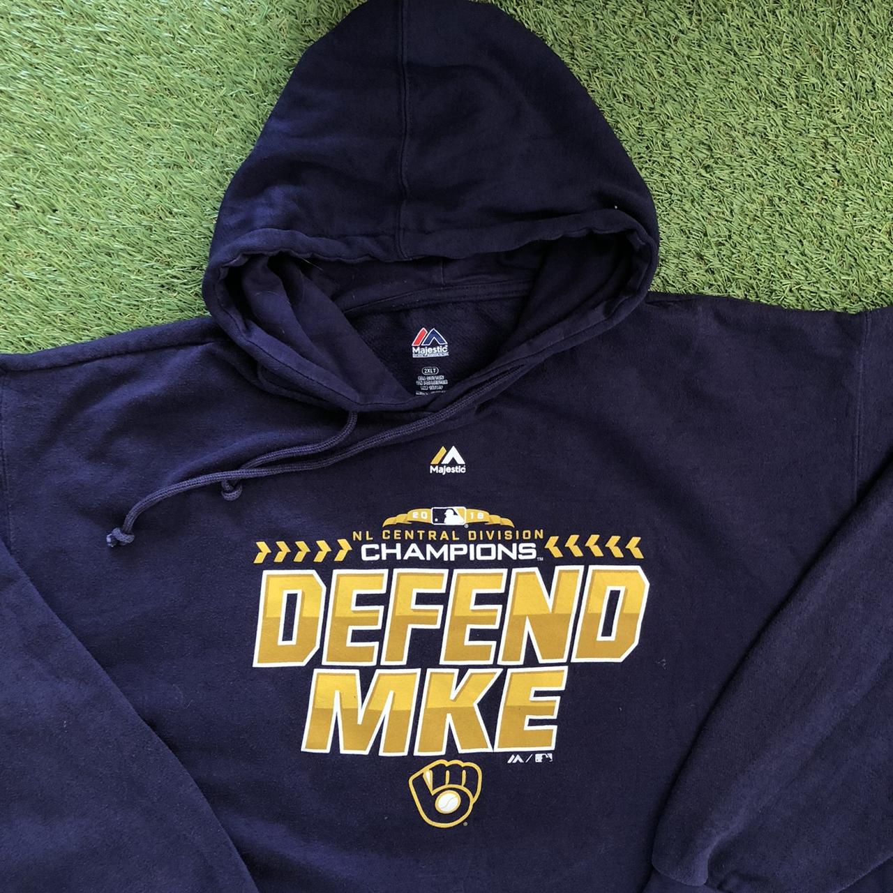 2018 Milwaukee Brewers MAJESTIC “Defend MKE” Central Champs Navy Hoodie SZ L