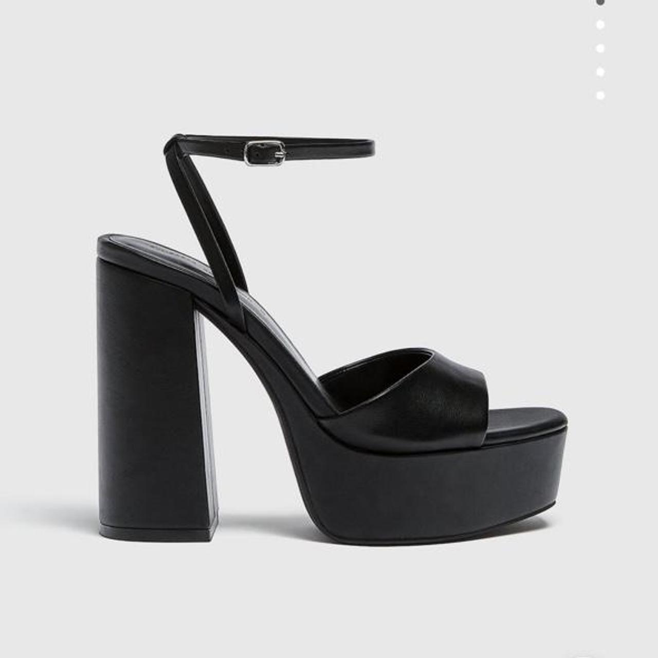 Pull&Bear Women's Black Sandals Depop