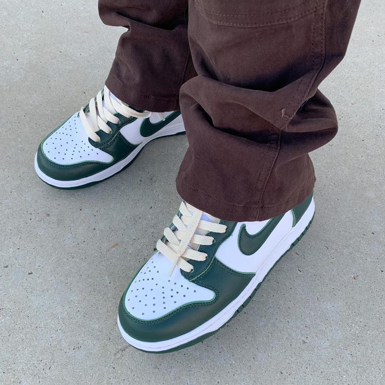 Nike Men's Green and White Trainers | Depop