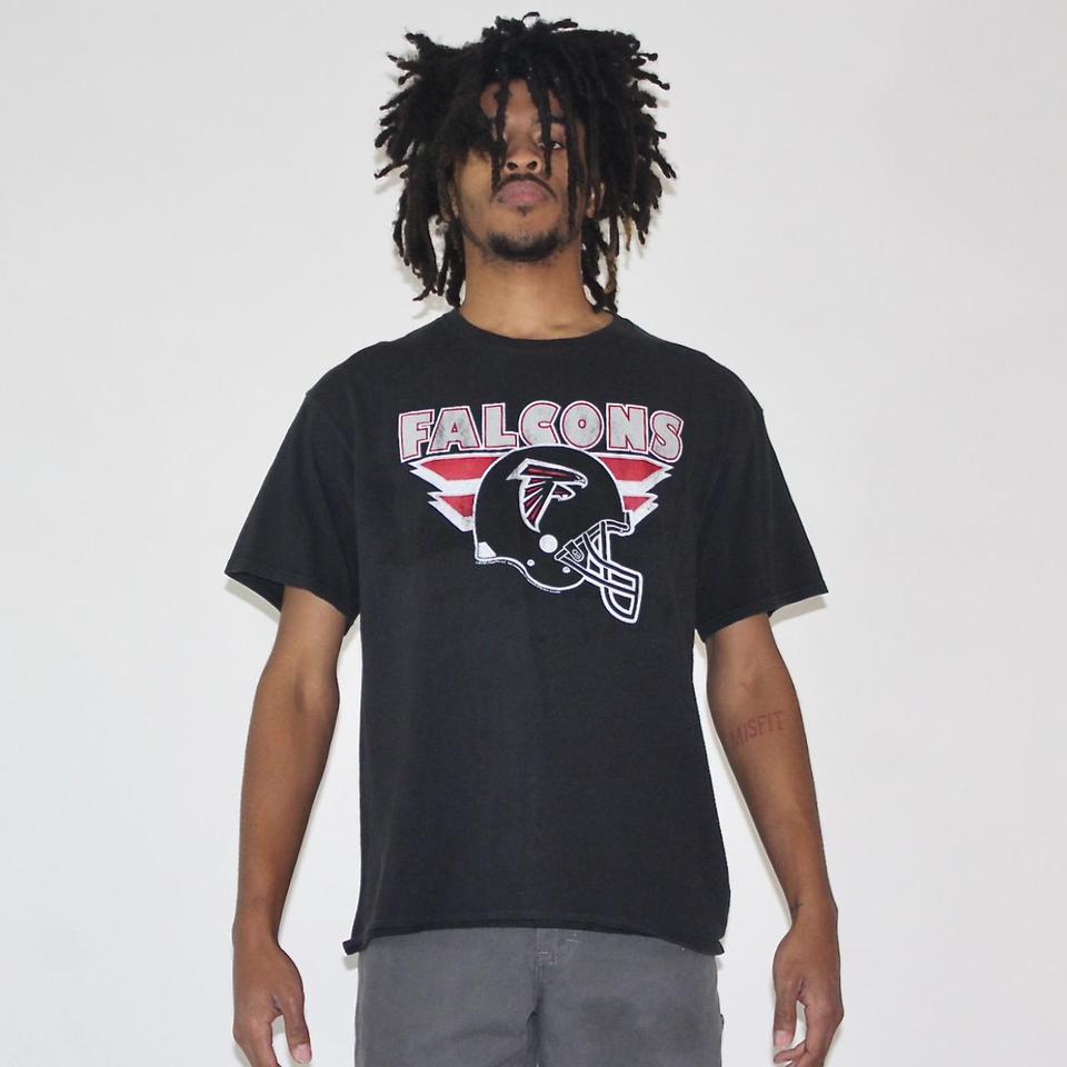 Y2K Atlanta Falcons graphic tee. Size, XXL - Depop