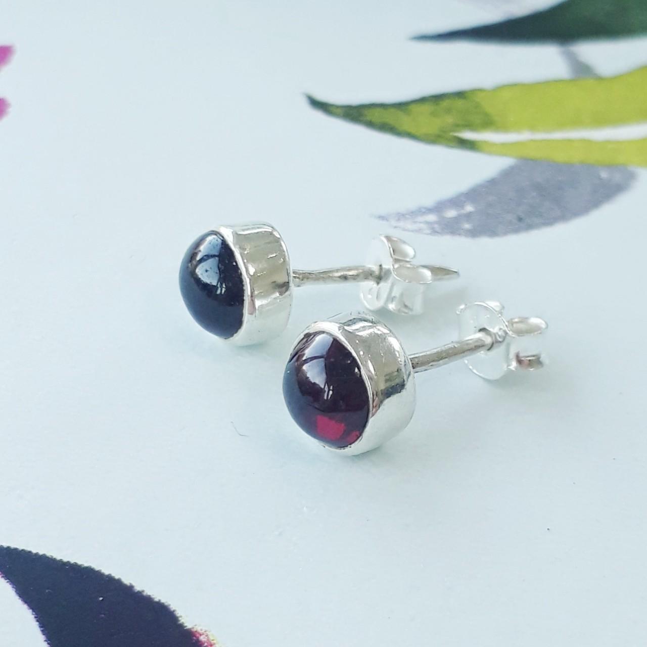 Sterling 925 silver dark red garnet stone round... - Depop