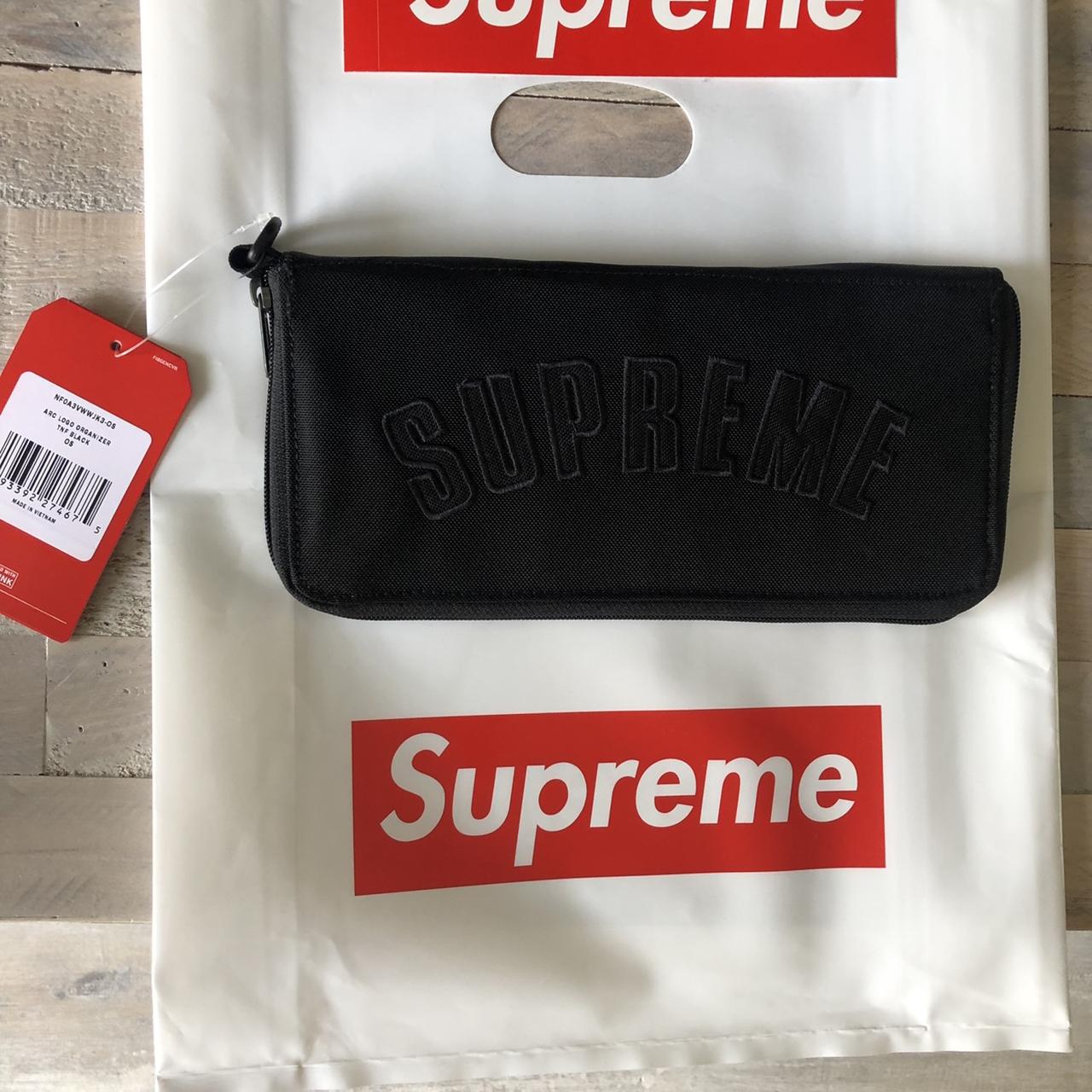 Supreme x North Face organizer wallet - Depop