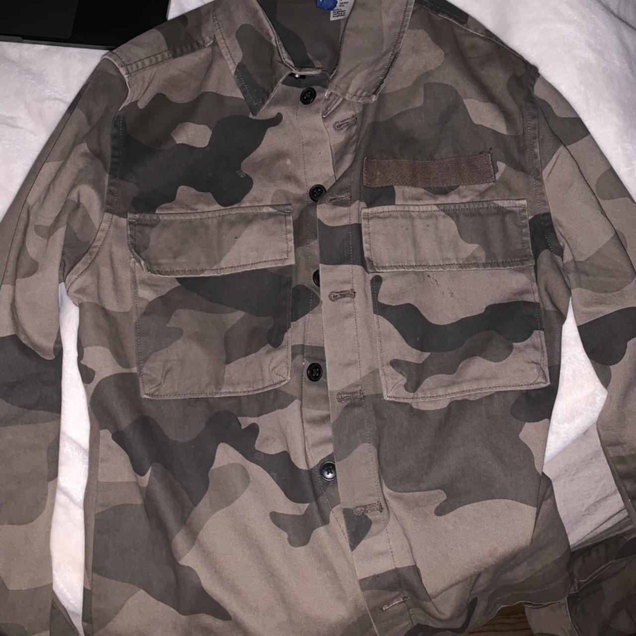 H&m hot sale camo jacket