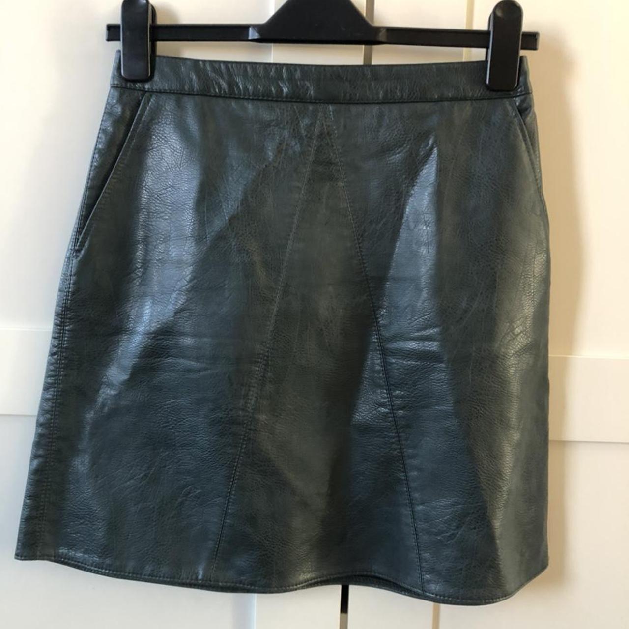 Zara Women's Green Skirt | Depop
