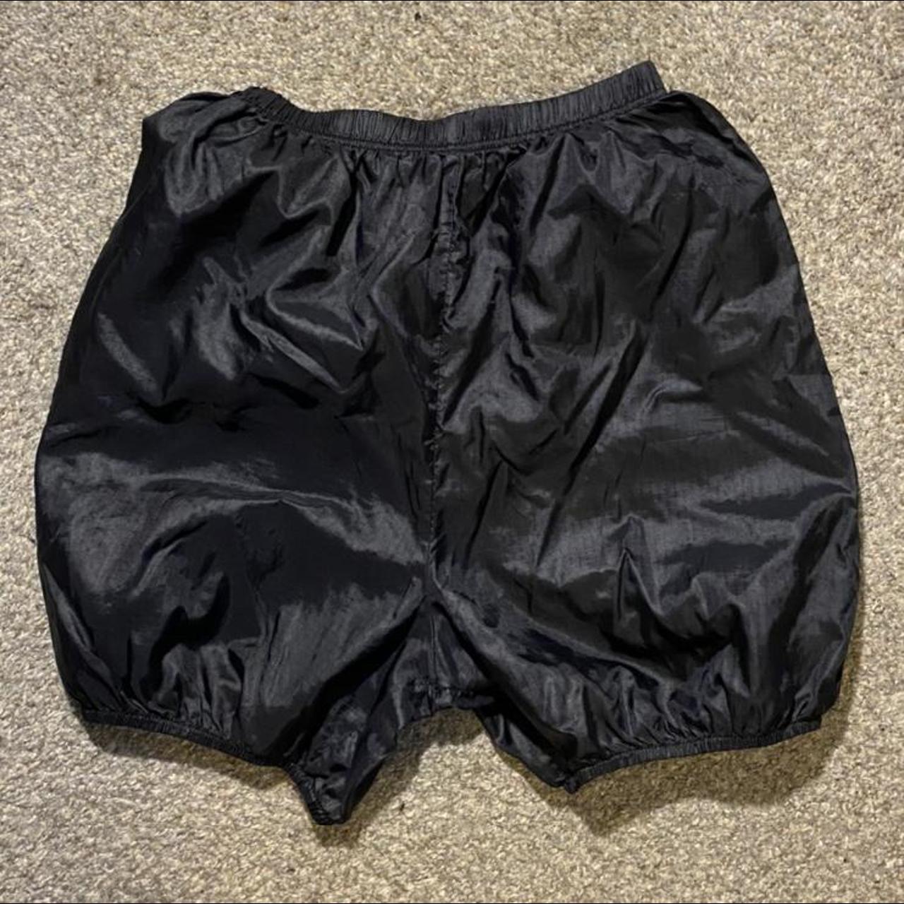 Body Wrap Women's Black Shorts (3)