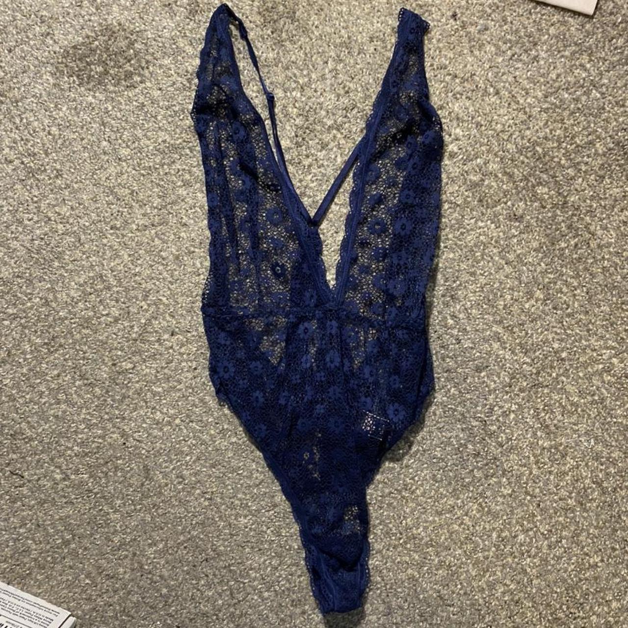 💓FREESHIPPING 💓 NEW!! Victoria Secret medium size - Depop