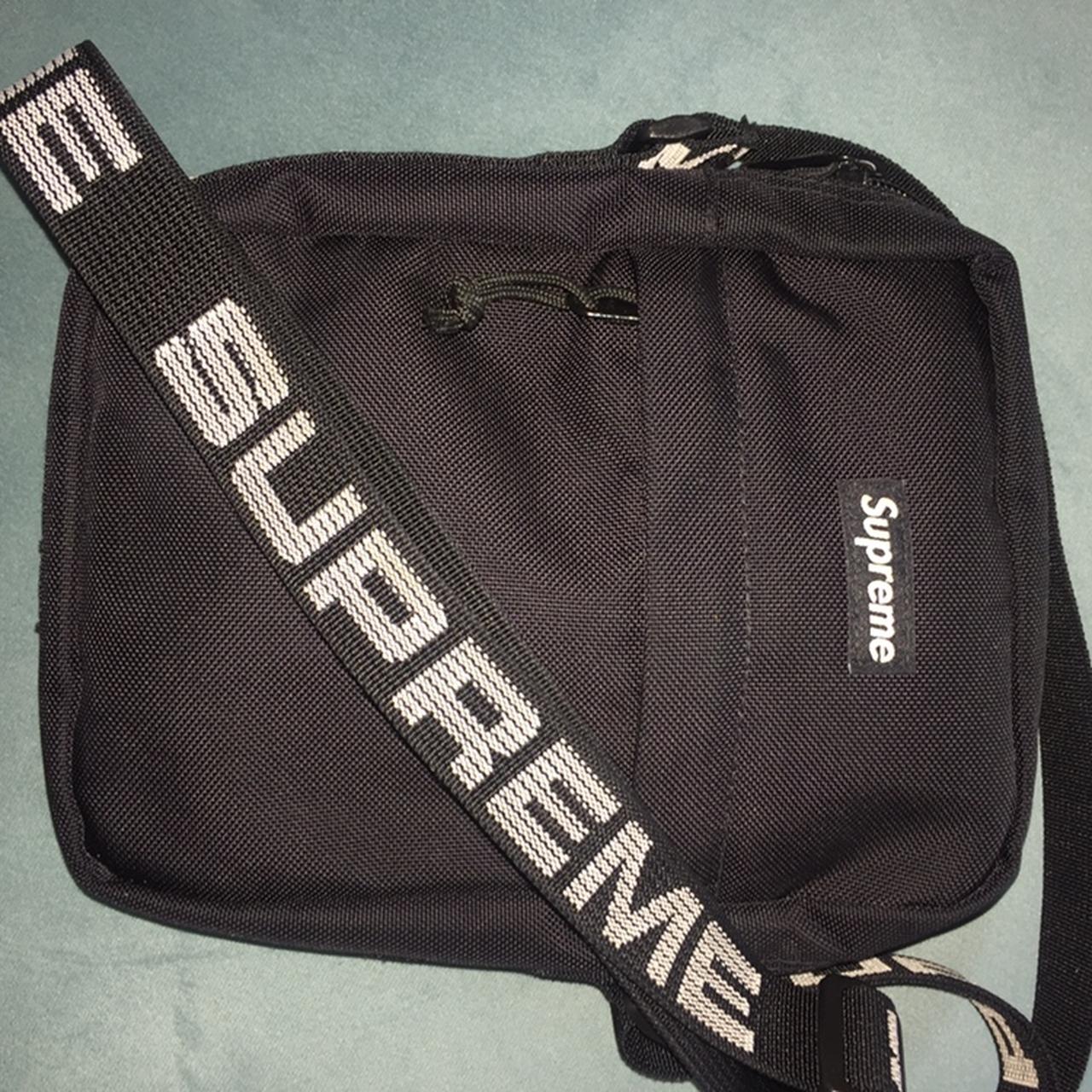 ✖️AUTHENTIC SUPREME SHOULDER BAG S18. BLACK AND - Depop