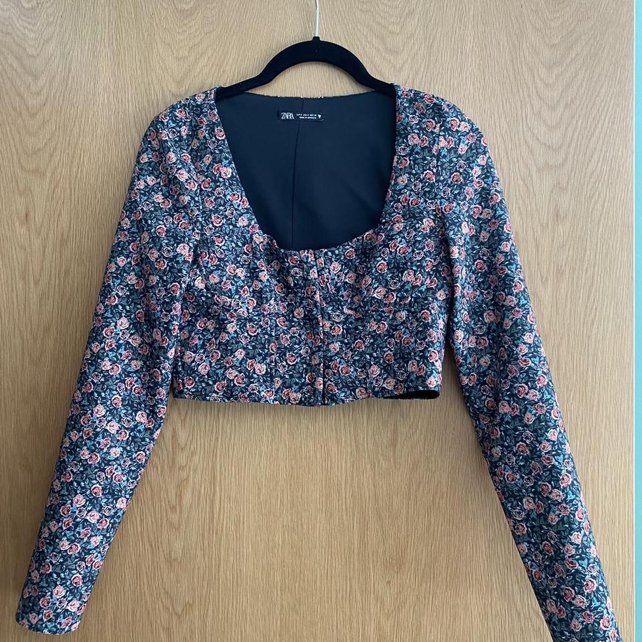 Zara crop floral print top with claw fastenings... Depop