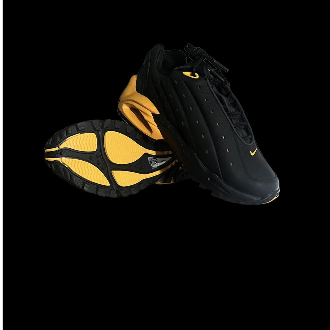 womens yellow nike trainers