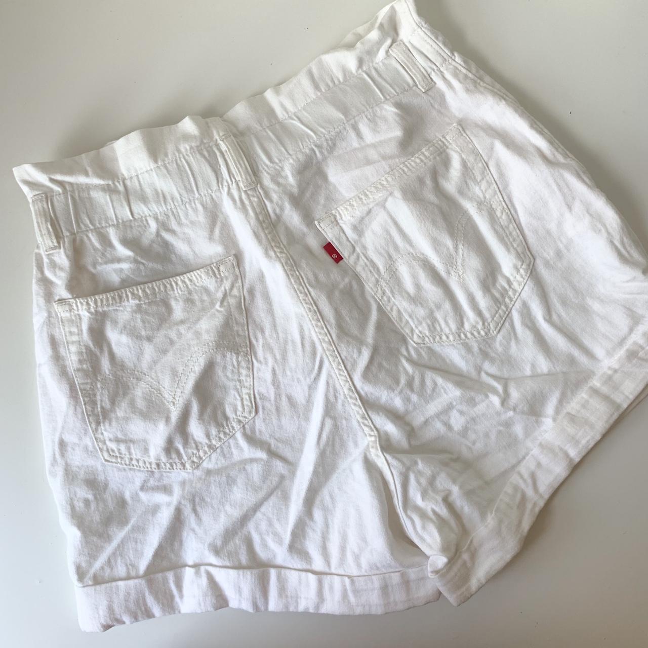 Levi’s white high waisted paper bag shorts — size 30 Depop