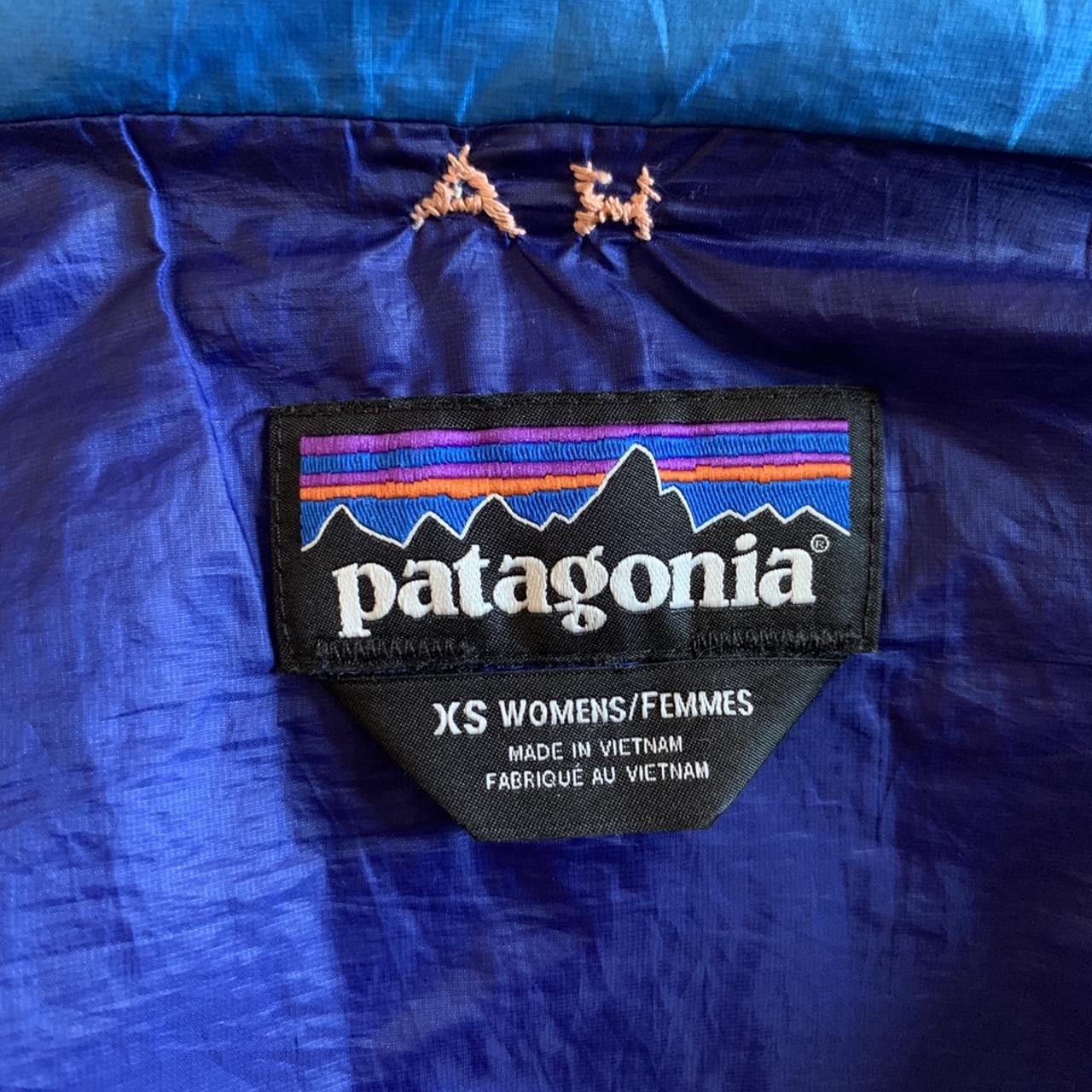 patagonia light weight puffer jacket. its in super... Depop