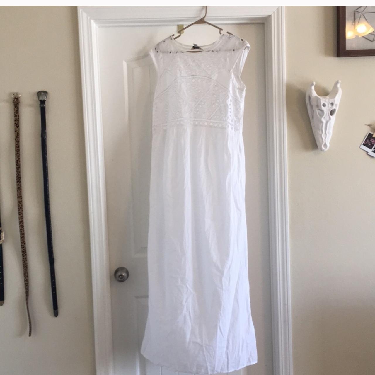 White maxi dress with slip - Depop