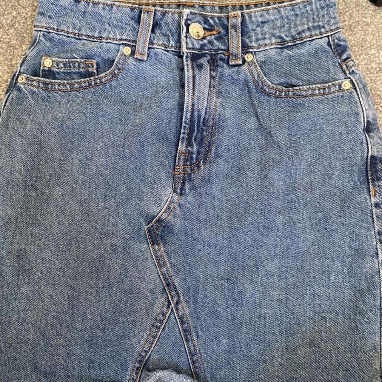 Denim skirt Never worn - Depop