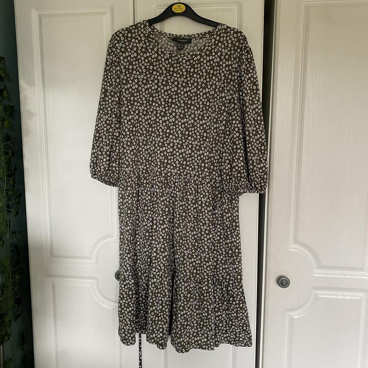 Primark Khaki Green Ditsy Floral 3/4 Length Sleeve... - Depop