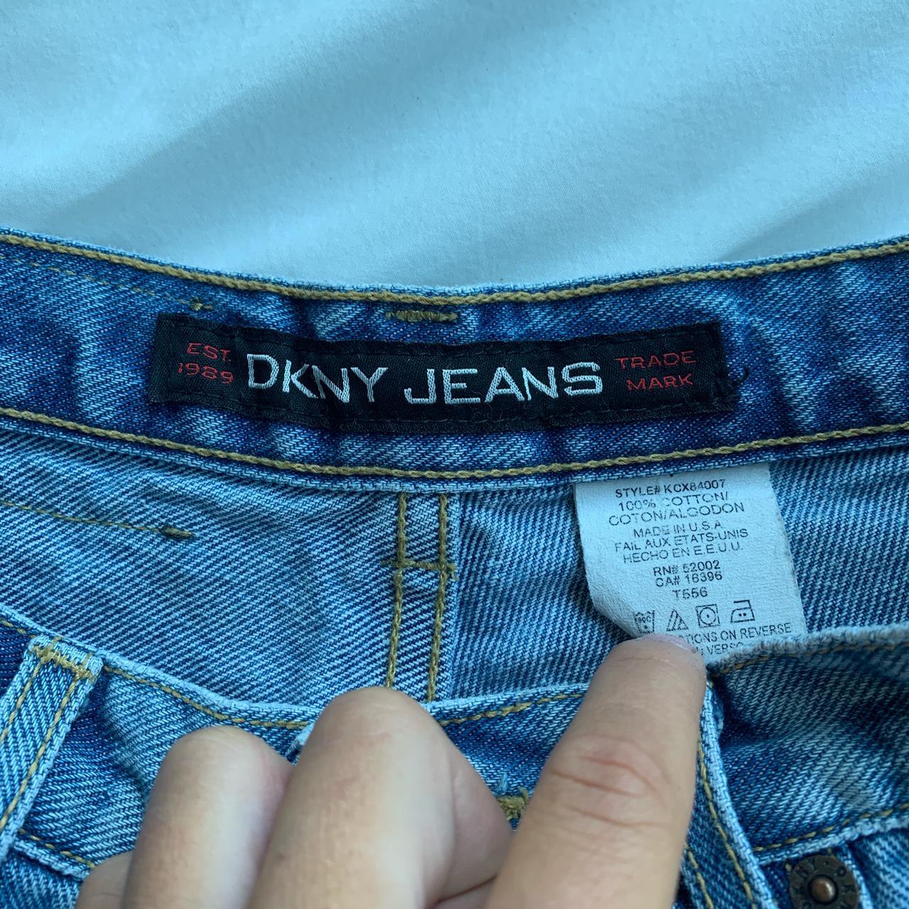 DKNY Bermuda shorts. Doesn’t have a size on the tag... - Depop