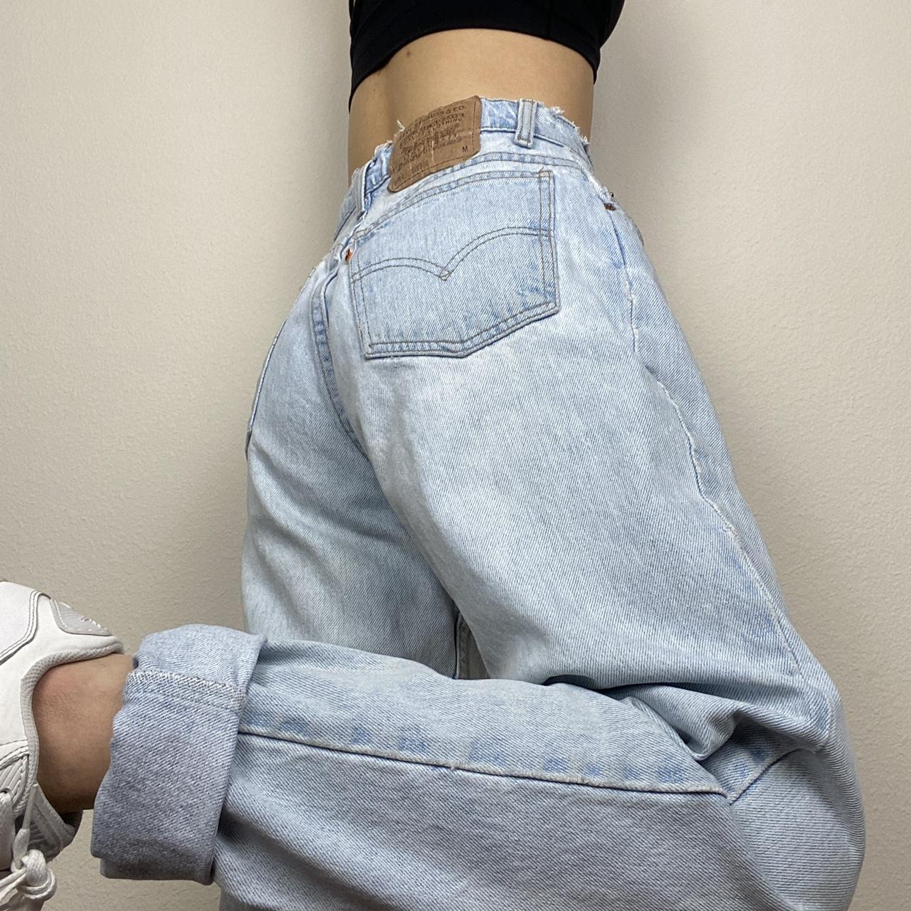 Levi's Women's Blue and Tan Jeans | Depop