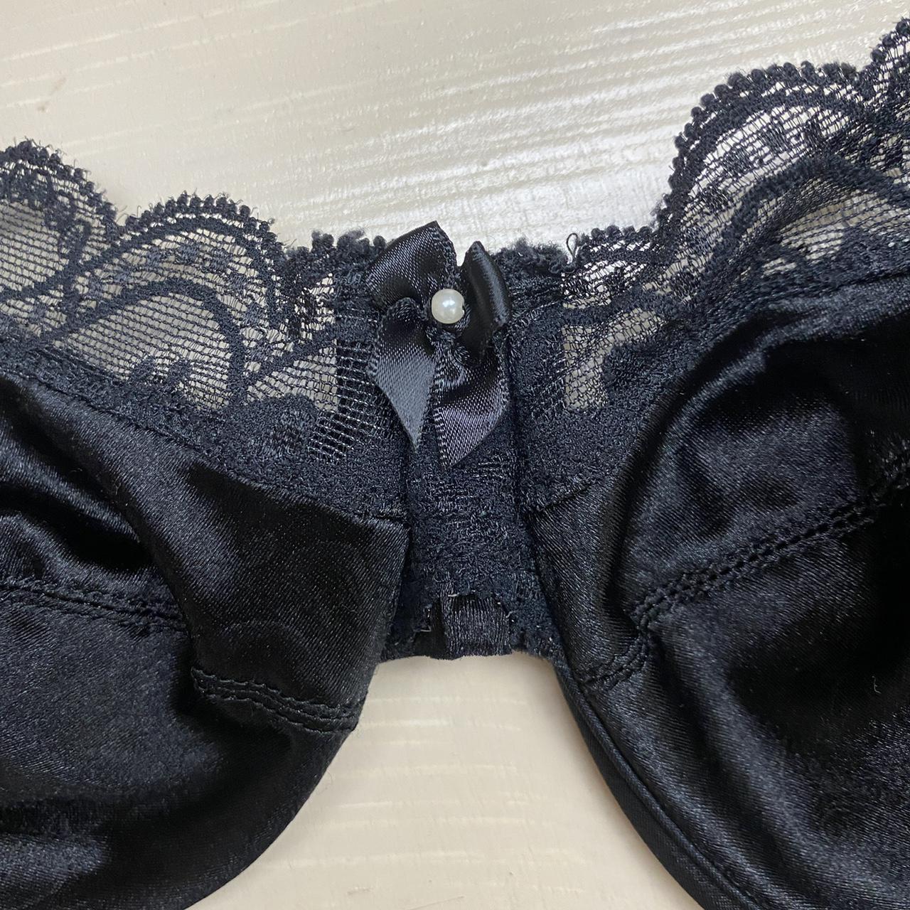 NWOT Vanity Fair Beauty back minimizer black bra - Depop