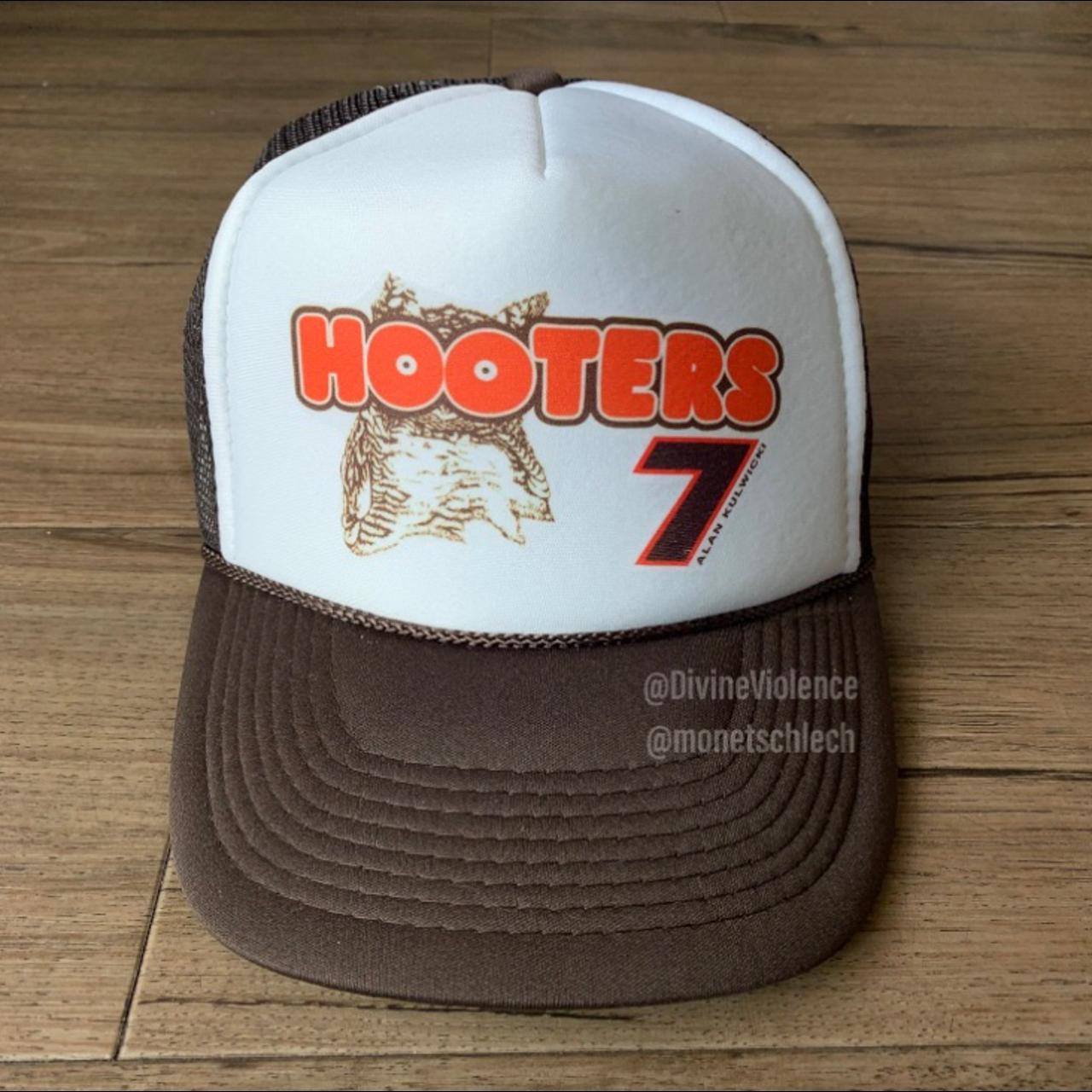 hooters trucker hat