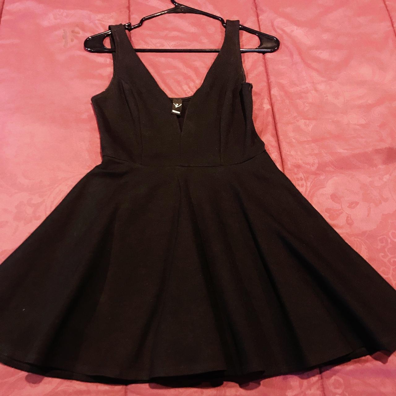 black dress.. has a low v-neck cut 