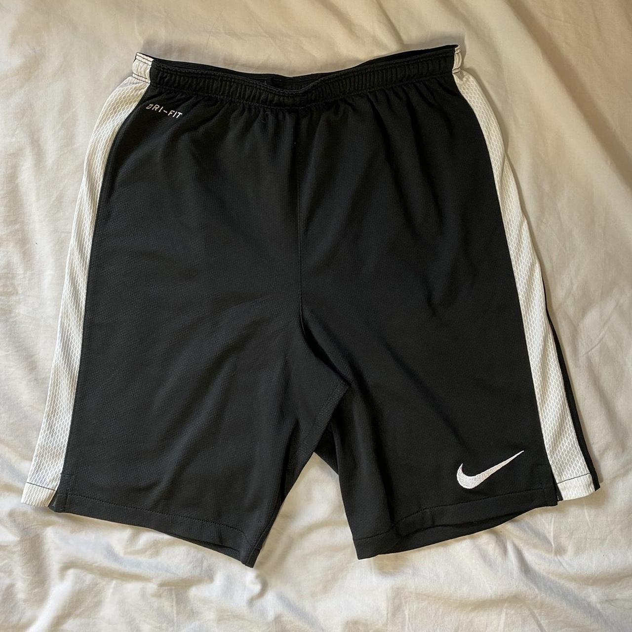 Nike Men's Black and White Shorts | Depop
