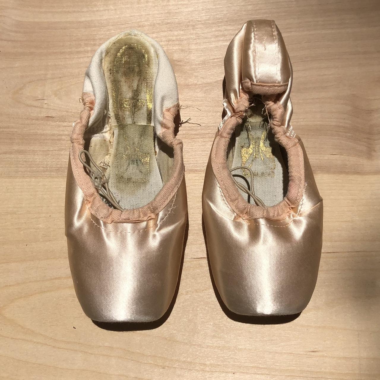 Danskin Women's Pink Balletshoes Depop