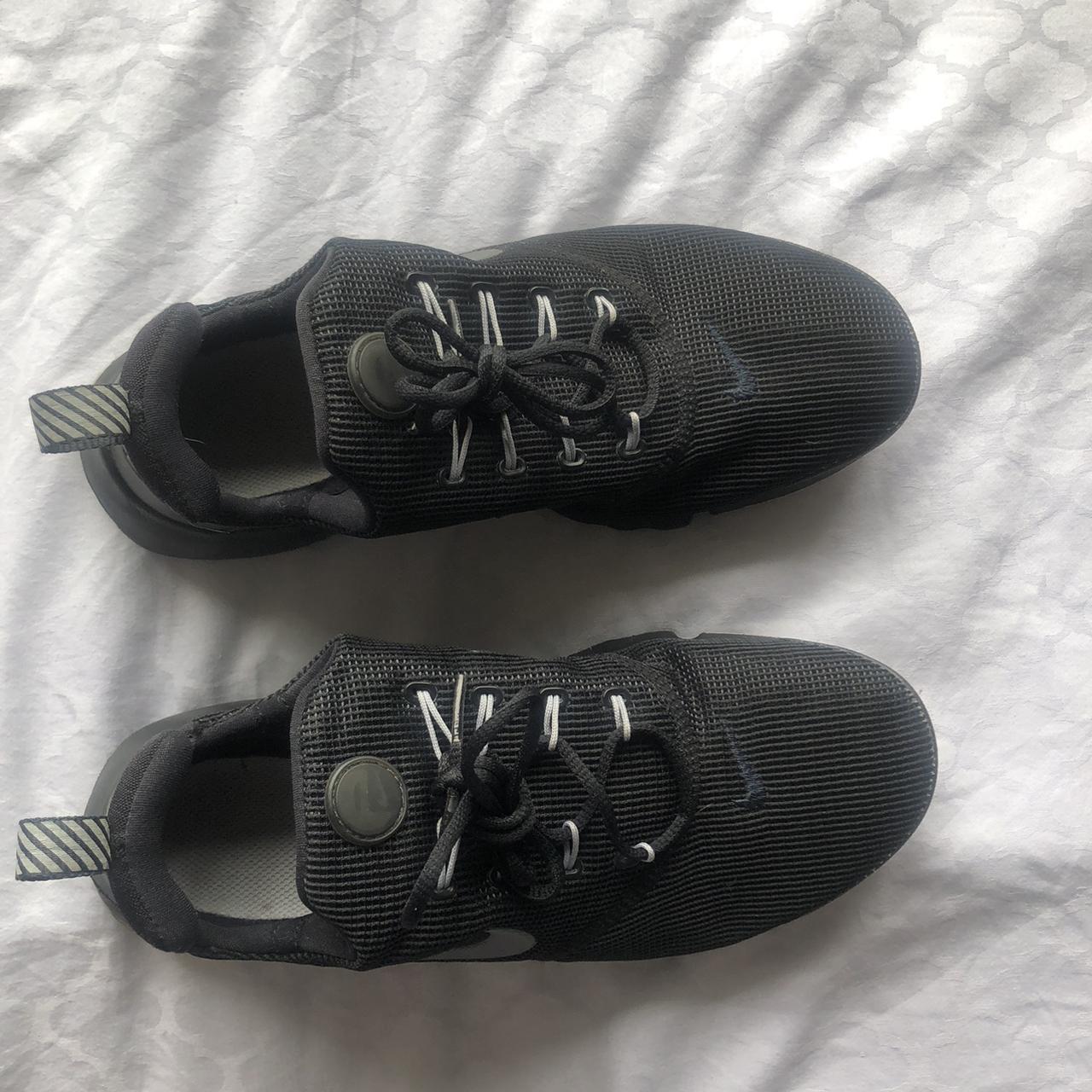black presto fly trainers