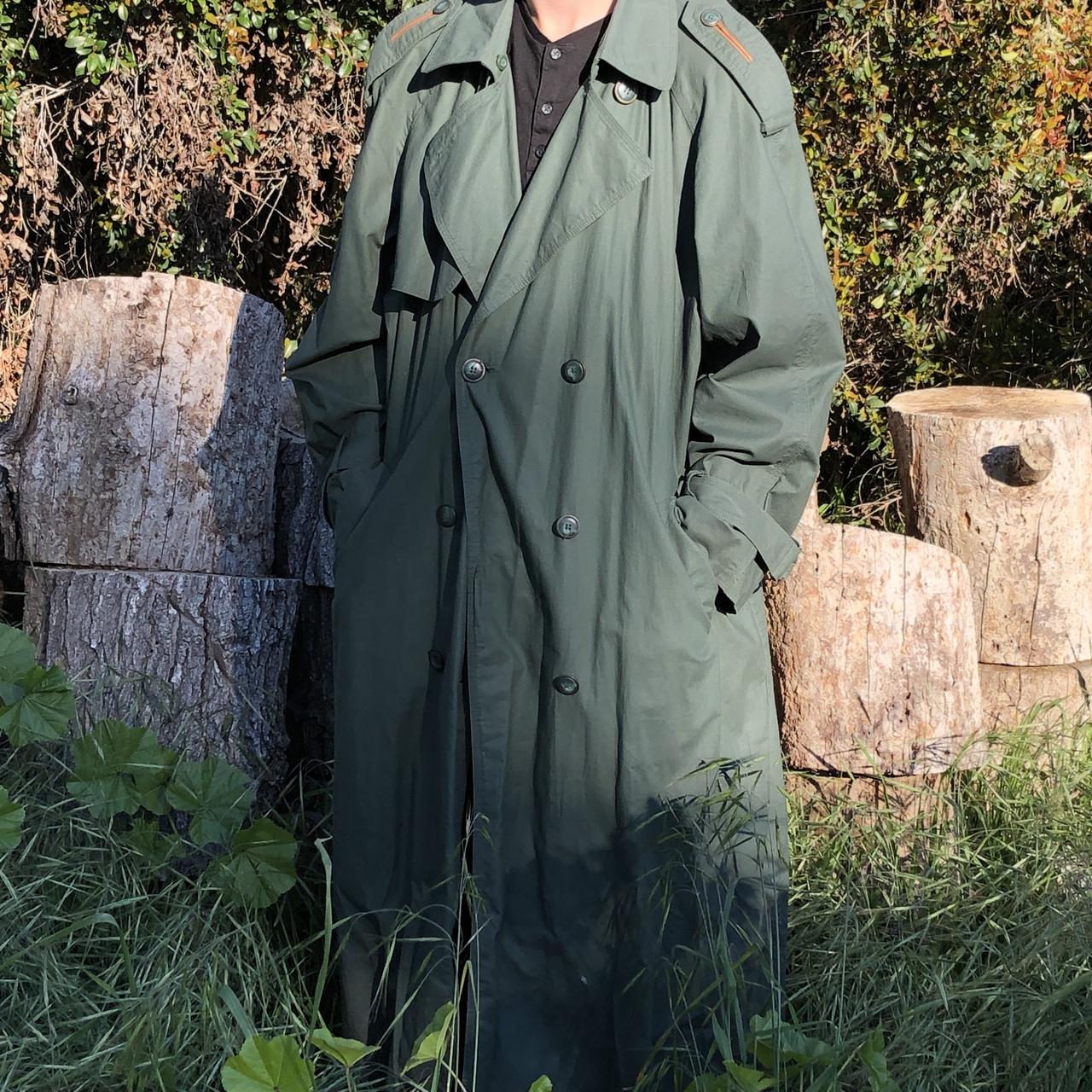 Nice heavy green trenchcoat 🌲 Tag says size 16 Model... - Depop