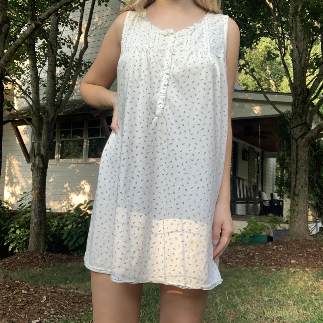 Liz Claiborne night gown. Super cute and so soft Depop