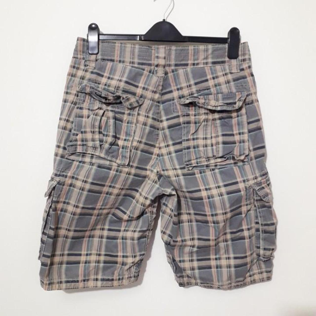 Mantaray Men's Blue and Cream Shorts Depop