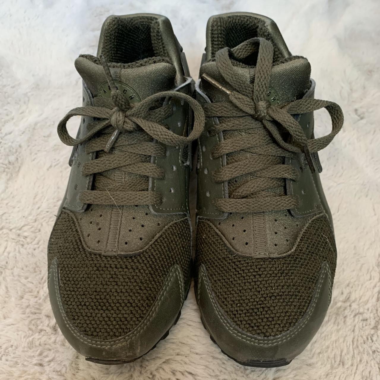 khaki green trainers nike