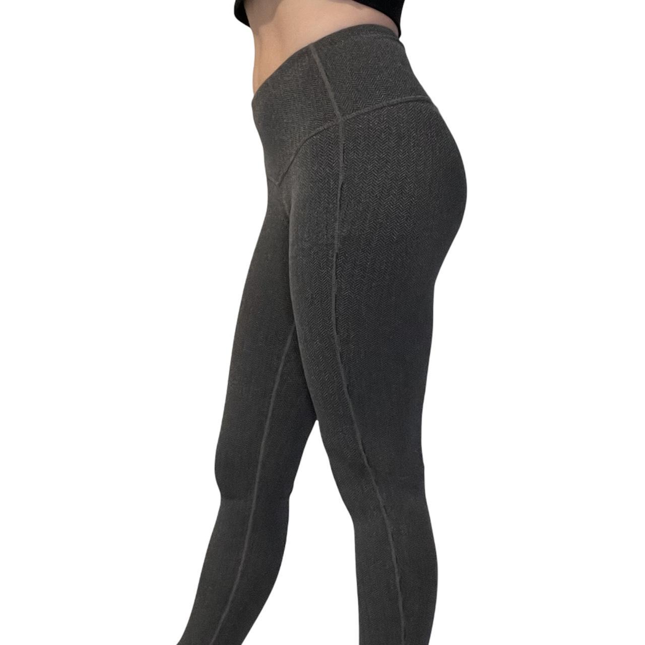 GREY ATHLETA LEGGINGS🌚 The Athleta tank I’m wearing... Depop