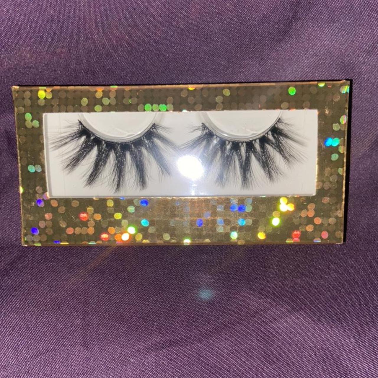 “Glamours girls” collection whispie lashes (Comes... - Depop