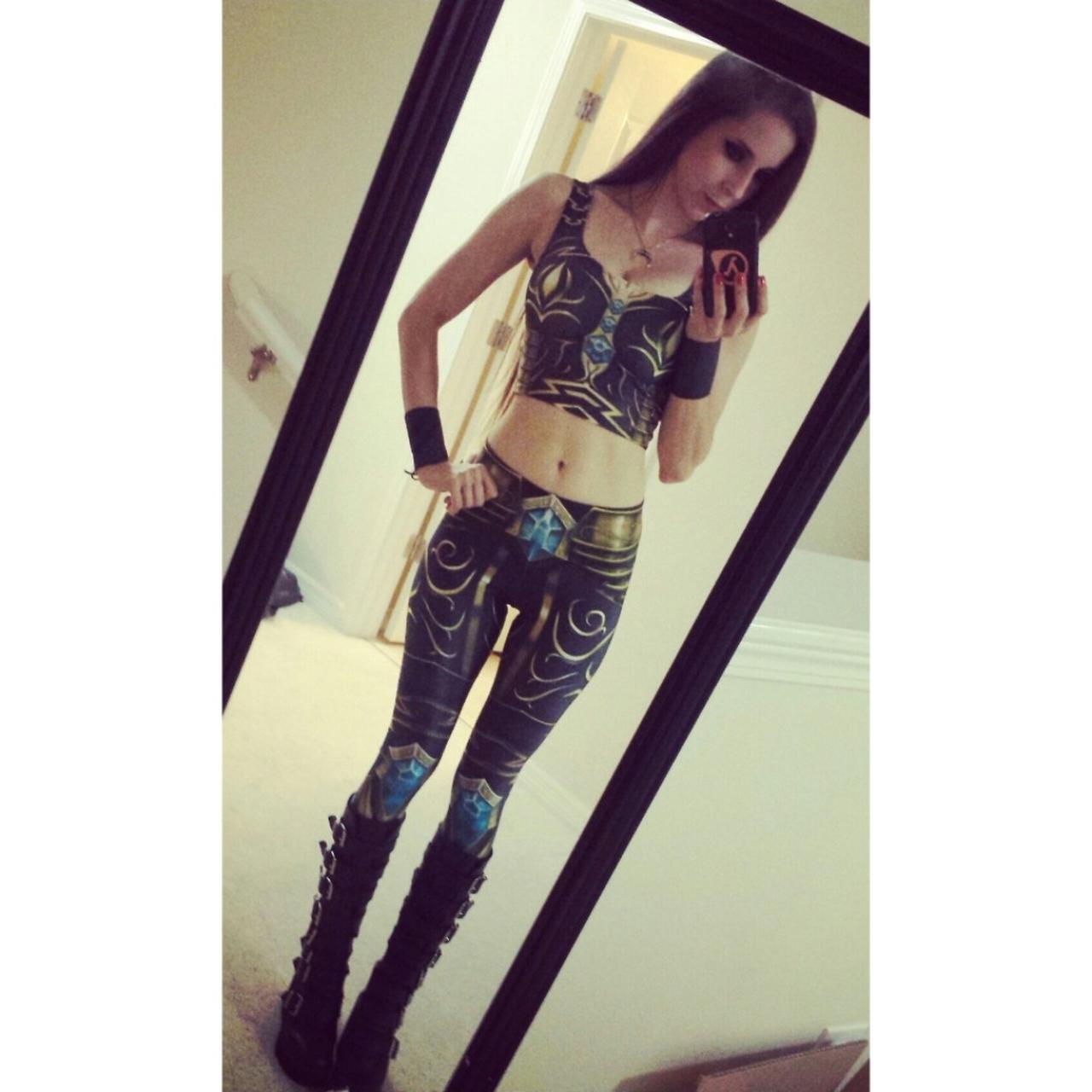 Poprageous Leggings and Crop Top set (League Depop