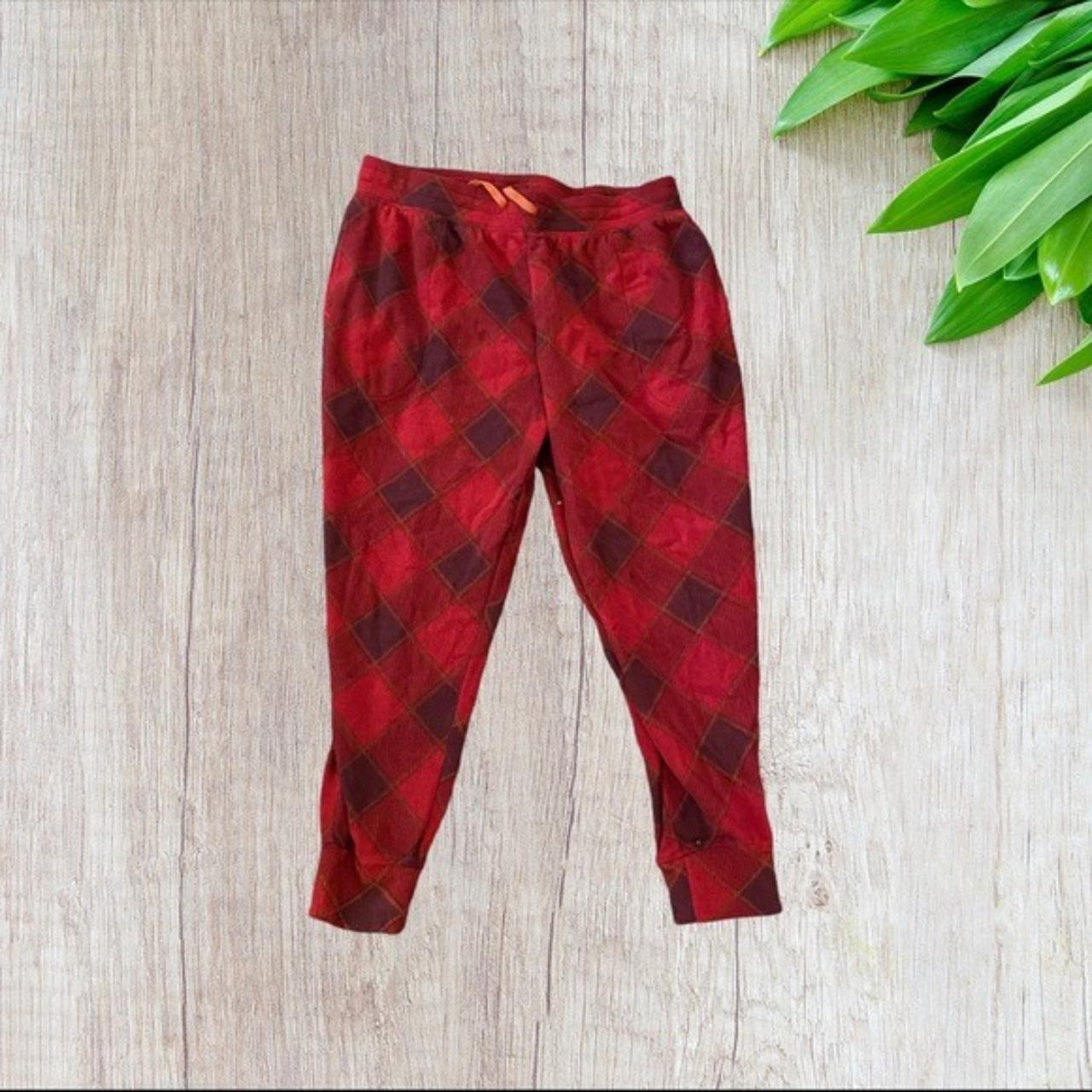 Brand Cuddl Duds Features sideseam pockets,... Depop