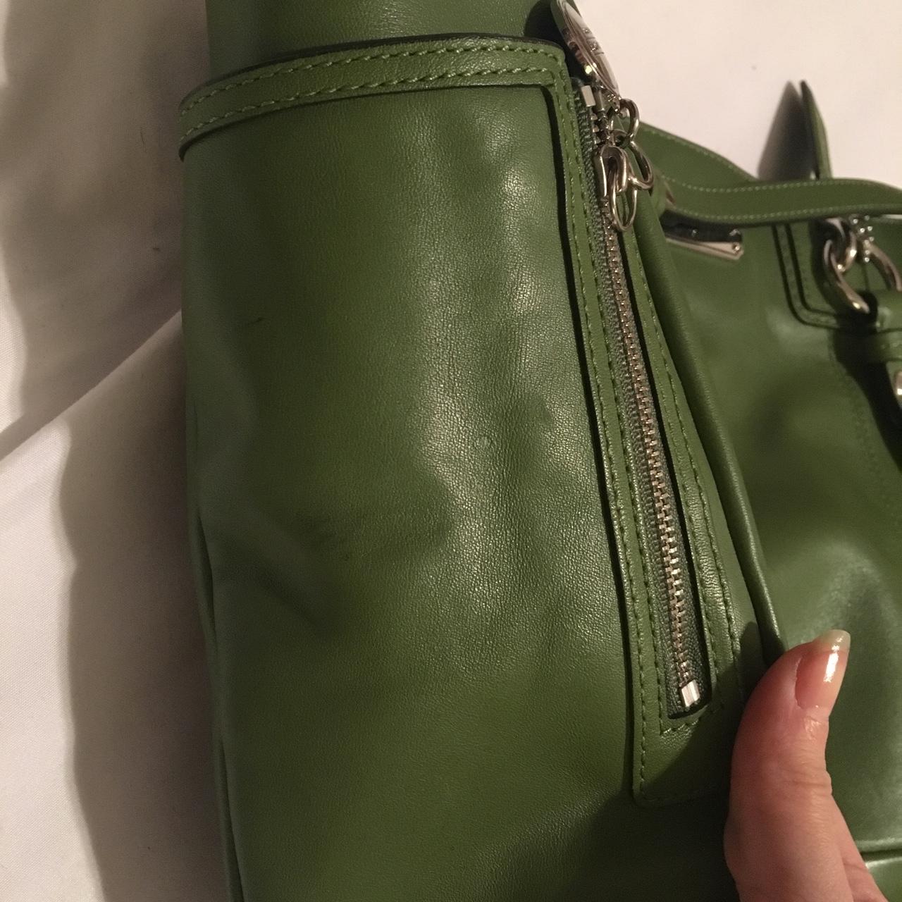 Coach green patent leather purse EUC | Leather purses, Patent leather,  Purses