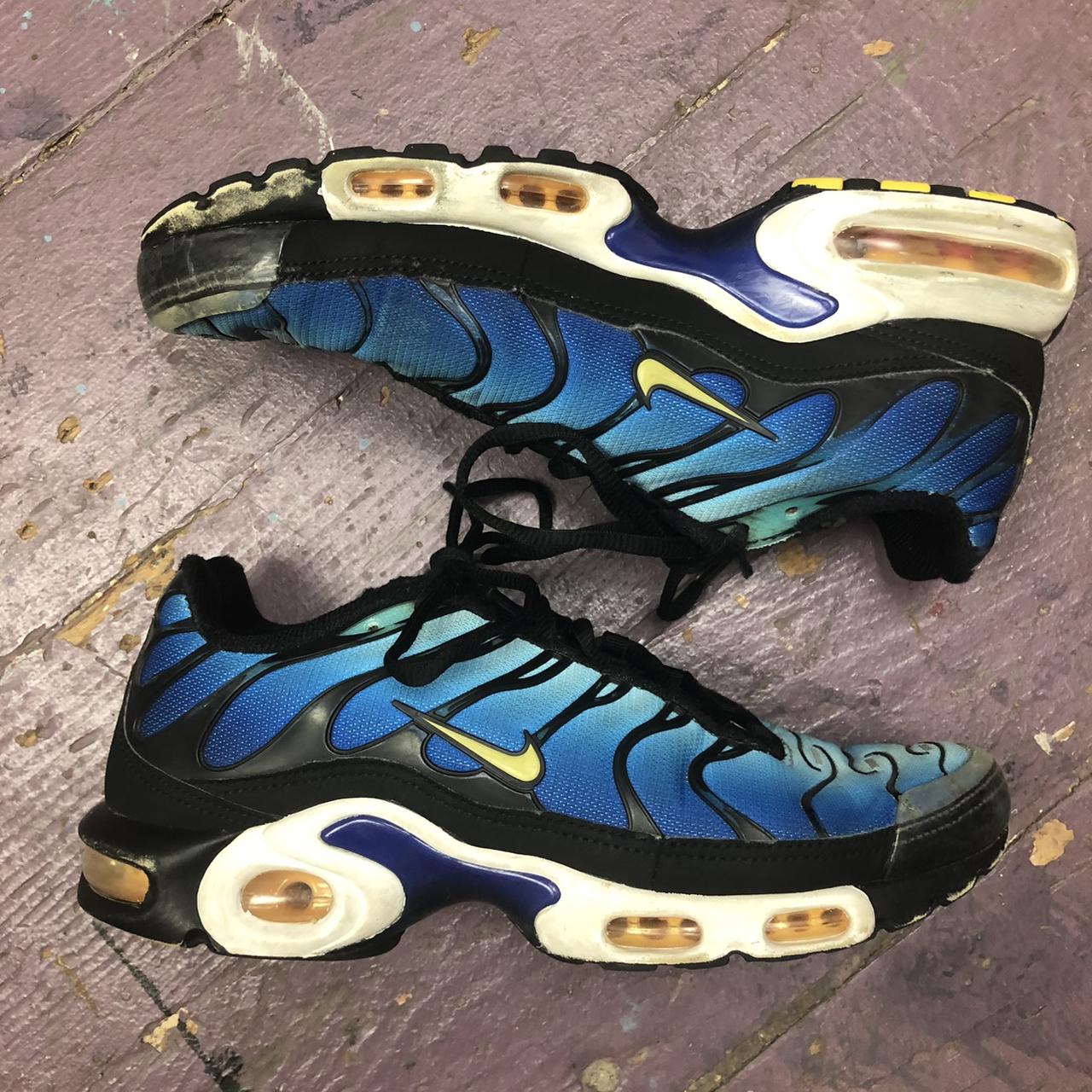 SICK Nike Air Max Tn Shoes 😍😍 Has a ton of wear as... - Depop