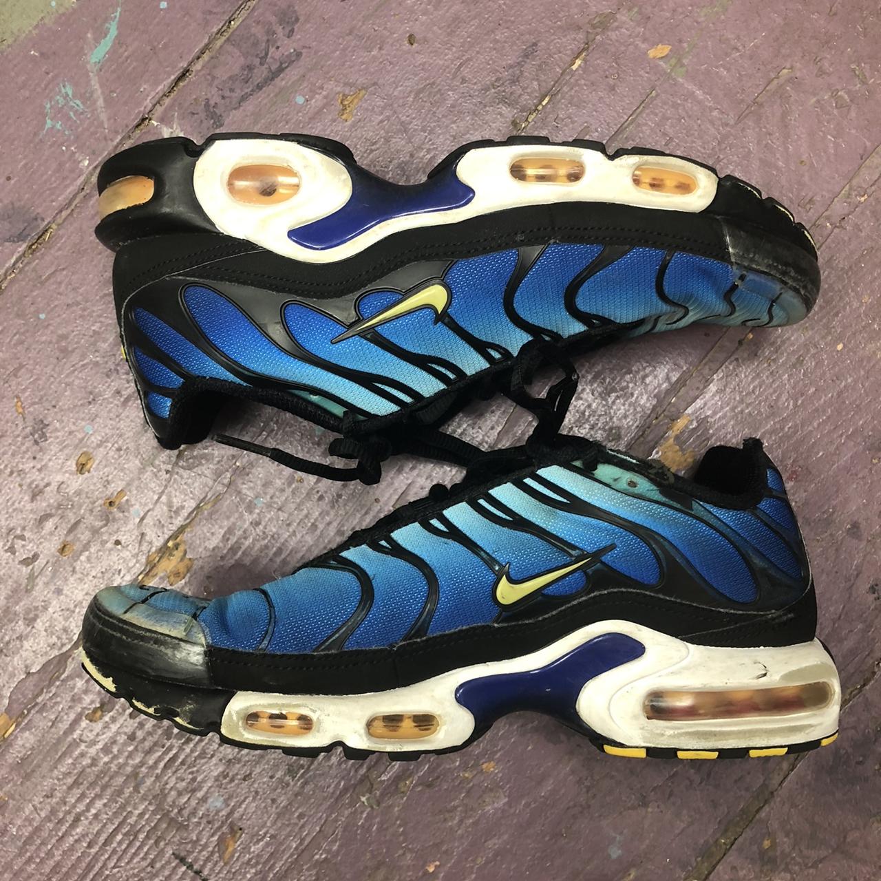 SICK Nike Air Max Tn Shoes 😍😍 Has a ton of wear as... - Depop