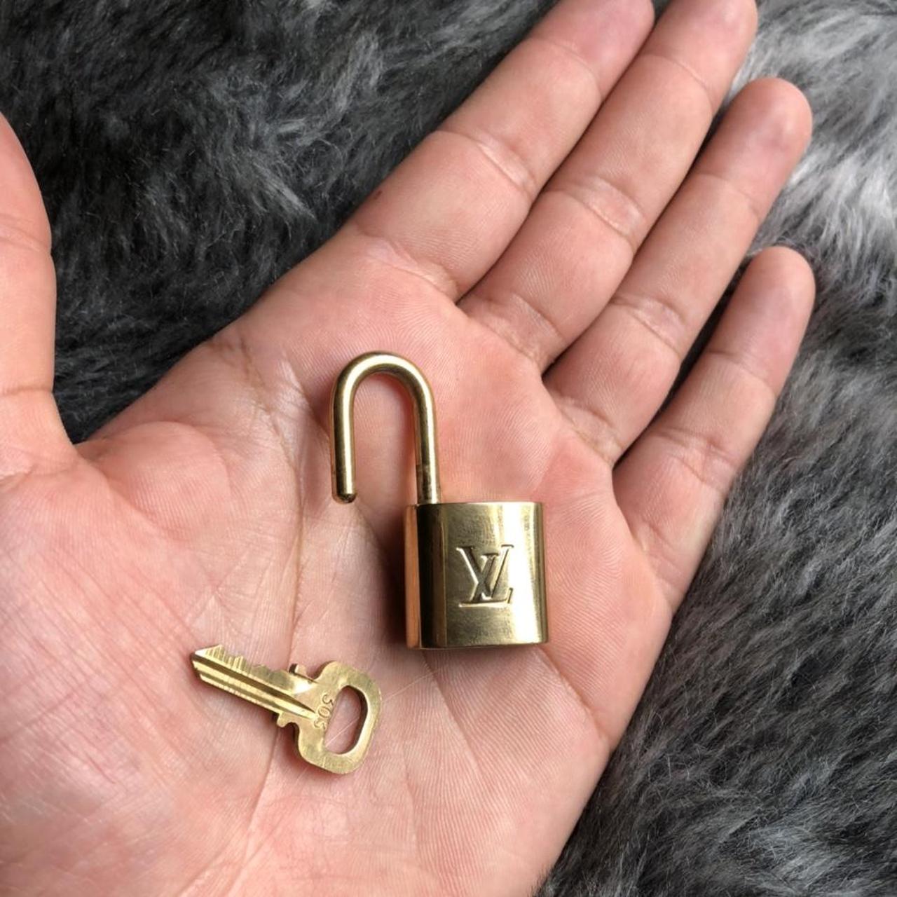 325 Louis Vuitton Gold Brass Lock & Key 💯 - Depop