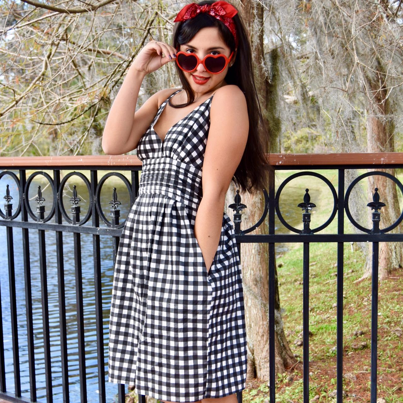 GINGHAM BANANA REPUBLIC DRESS Look absolutely