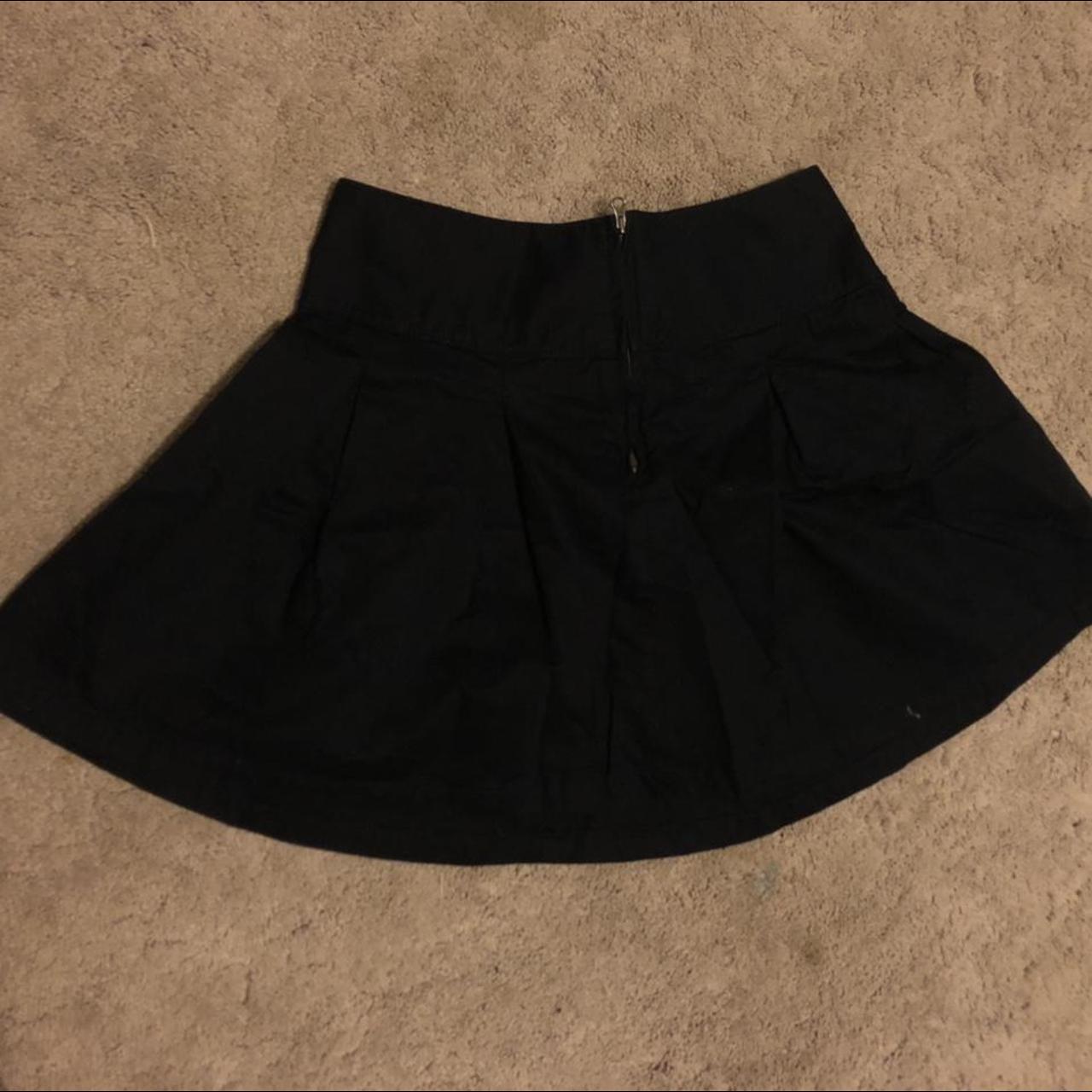 gap black pleated skirt